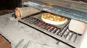 Pizza auf dem Grill